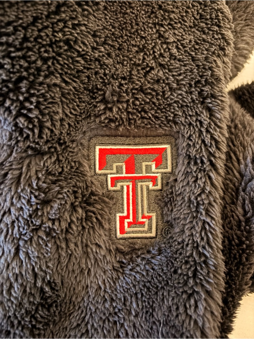 Colosseum Black Quilted Sherpa Pullover with Red Texas Tech Accent - Picture 4 of 6